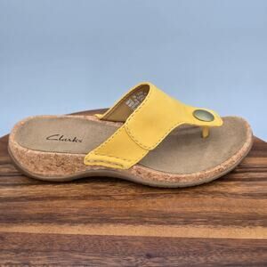Clarks Sandals Women's 7 M Yellow Nubuck Leather Thong Slip On Comfort Wedge